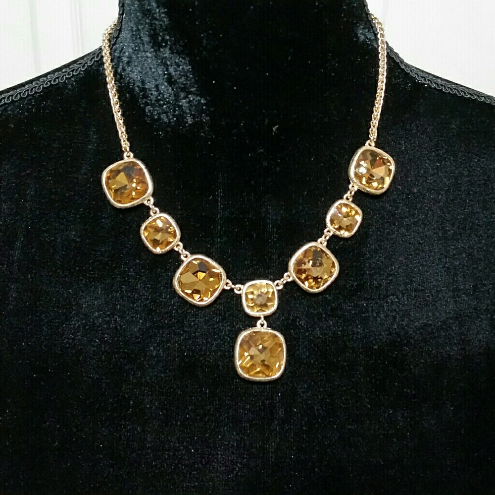 Y shaped necklace yellow